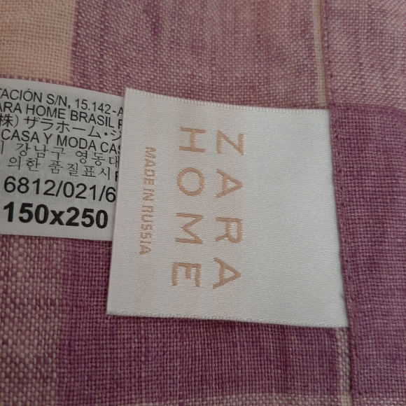 Zara Home Gingham Check 61" x 98" Linen Tablecloth - Picture 2 of 11